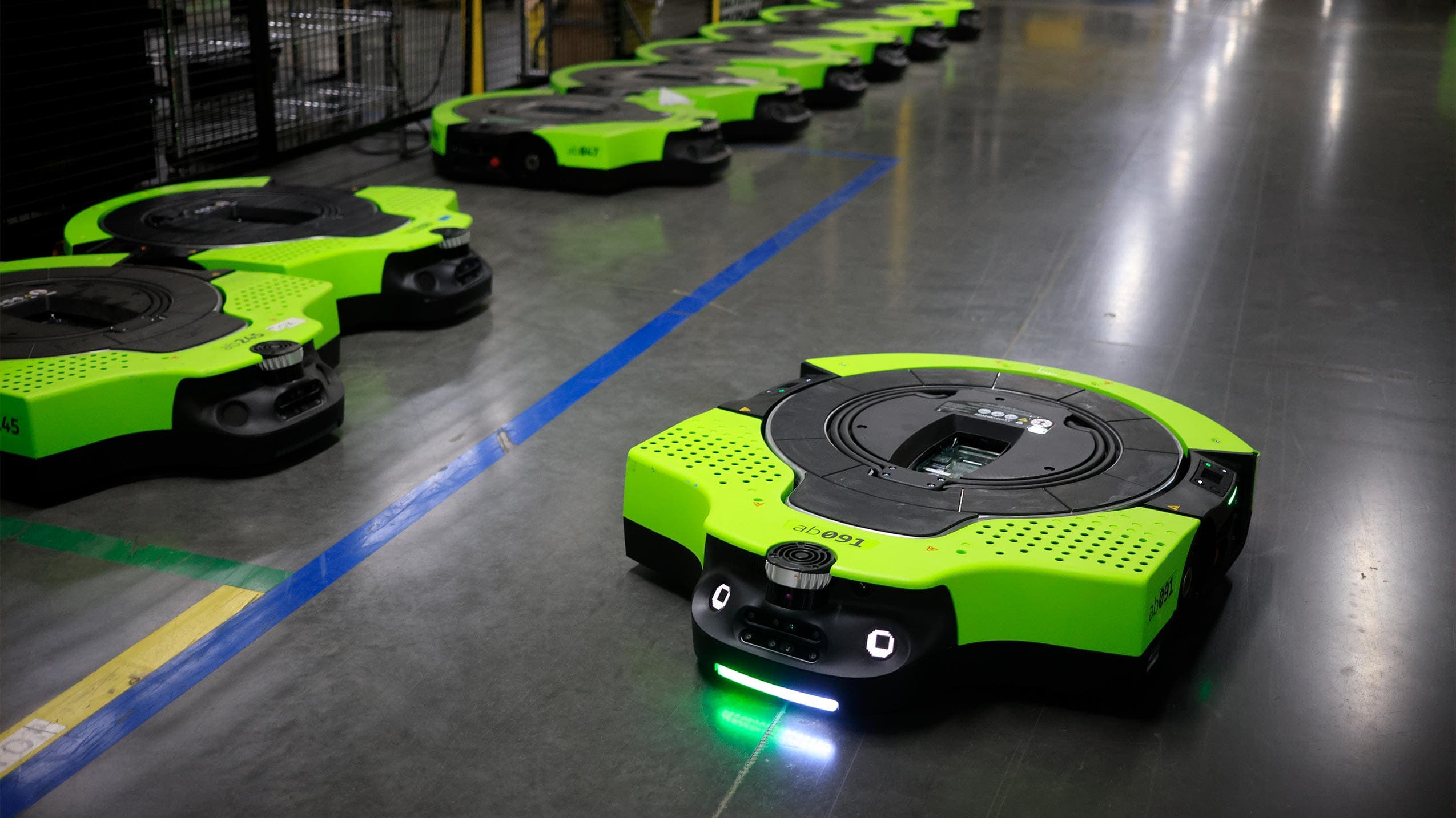 Amazon's Autonomous Warehouse Strategy: How AI and Robotics Are Reshaping Logistics Jobs
